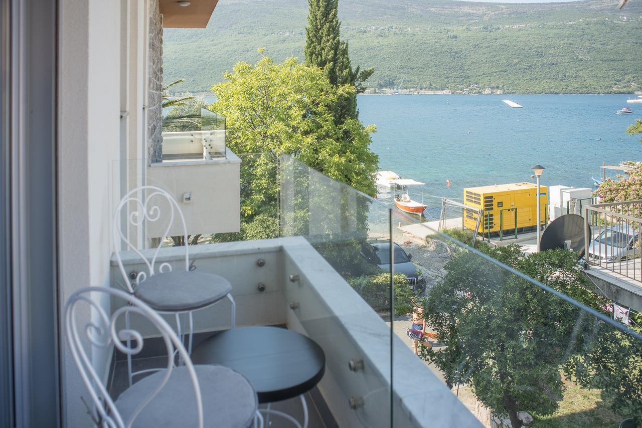 Riva Residence Thenovici Exterior foto