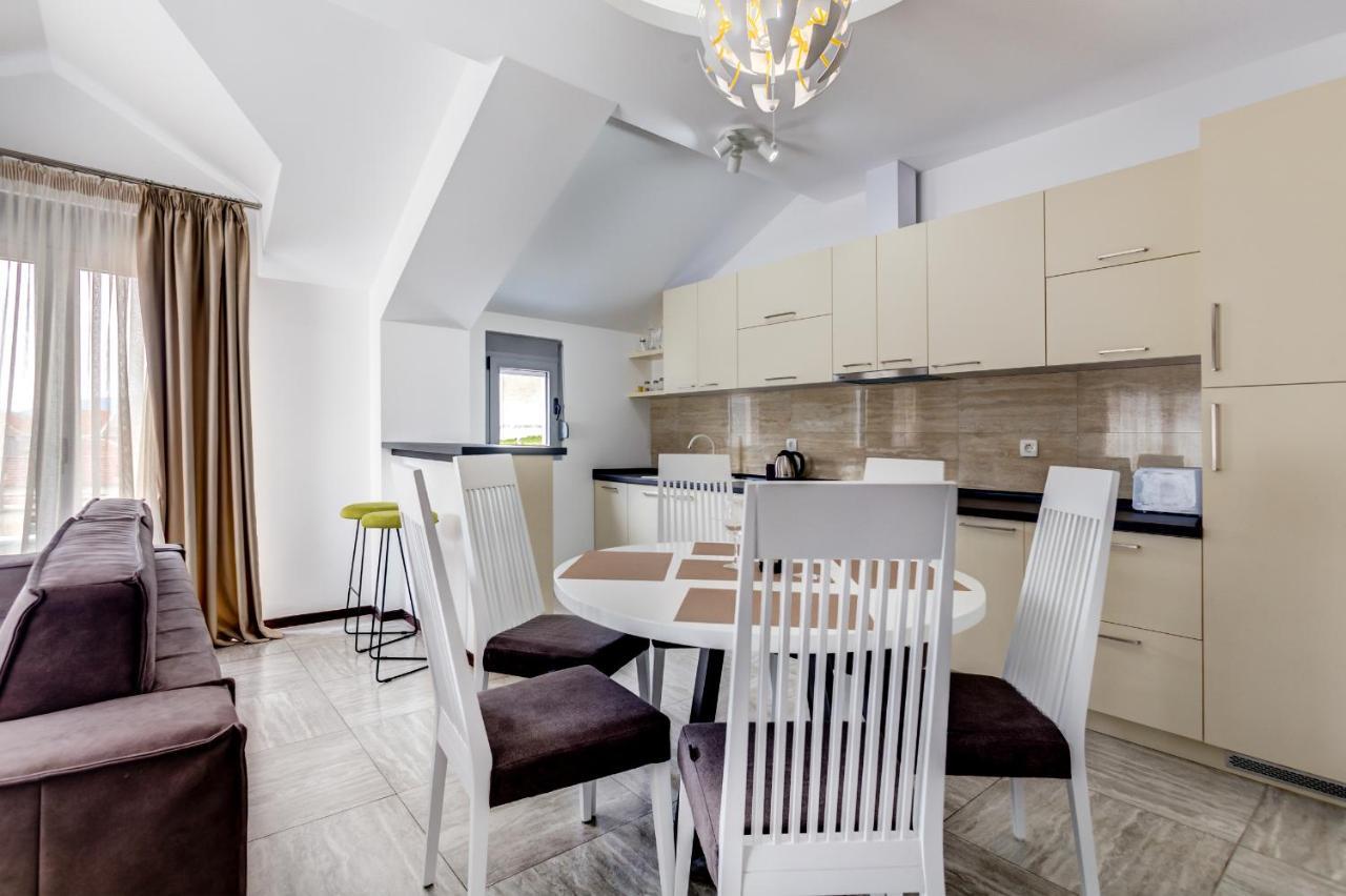 Riva Residence Thenovici Exterior foto